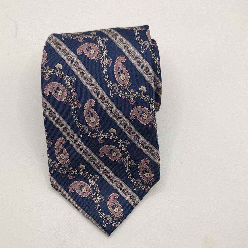 Vtg Christian Dior Men's Tie Navy and Pink Paisley Tie 56.8” X 3.4” in